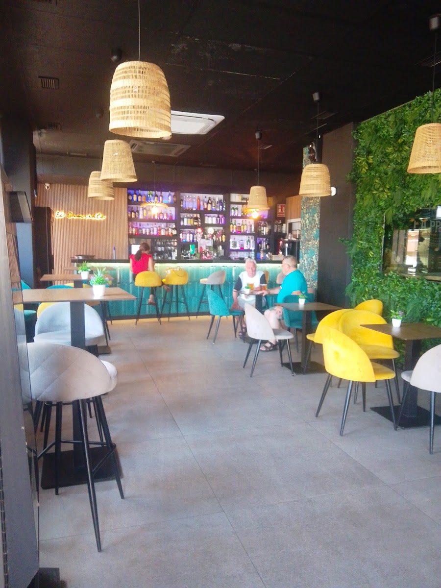 Café Pub El Camarote-3